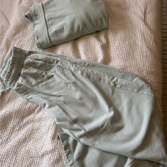 Daily Drills lake day crew neck & wide leg sweatpants - Picture 4 of 6